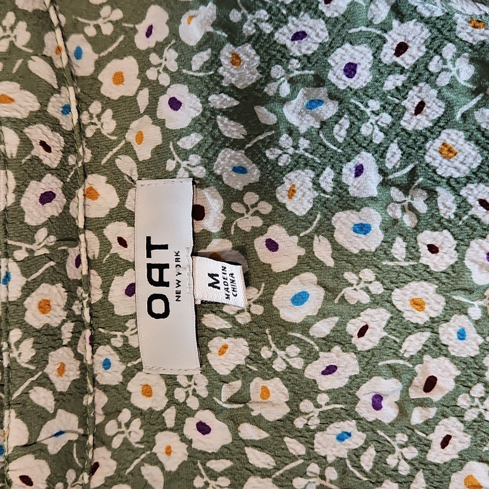 Floral Green button up Shirt - Picture 2 of 5